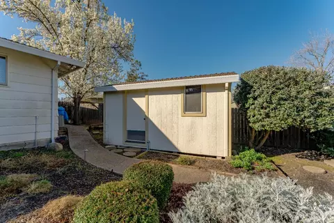 Exterior - 5301 De John Ave, Carmichael, CA 95608 photo 13 of 15