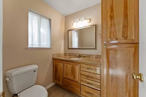 Bath - 5301 De John Ave, Carmichael, CA 95608 photo 1 of 3