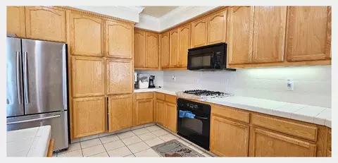 Kitchen - 4416 Durance Dr, Modesto, CA 95356 photo 3 of 4