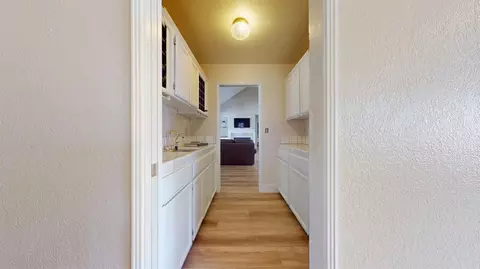 Entry Way - 1917 Lakeshore Dr, Modesto, CA 95355 photo 2 of 4