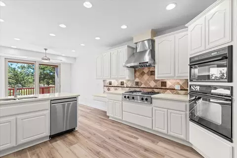 Kitchen - 259 Knolls Dr, Copperopolis, CA 95228 photo 3 of 4