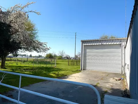 Exterior - 1307 S Johnson Rd, Turlock, CA 95380 photo 5 of 21