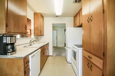 Kitchen - 6132 Sylvester, Carmichael, CA 95608 photo 5 of 7