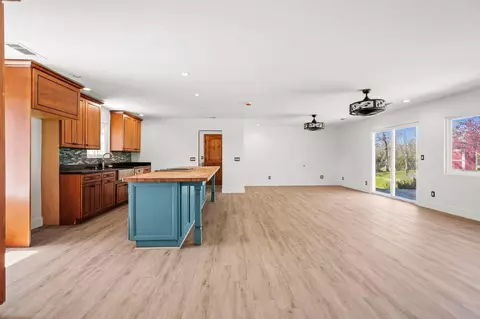 21520 Old Alturas Rd, Redding, CA 96003 photo 4