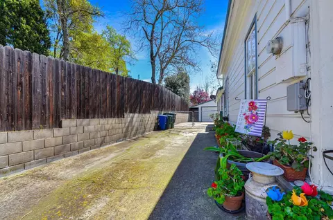 208 E Main St, Ione, CA 95640 photo 8