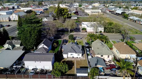 View/Area - 212 4th St, Turlock, CA 95380 photo 3 of 4