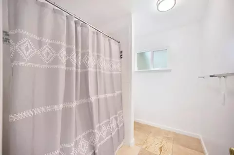 Bath - 3125 Colorado St, Carmichael, CA 95608 photo 3 of 3