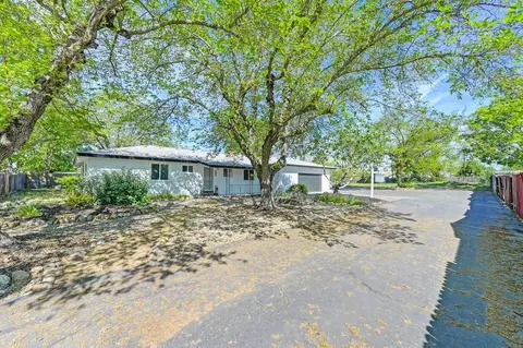Exterior - 3125 Colorado St, Carmichael, CA 95608 photo 5 of 11