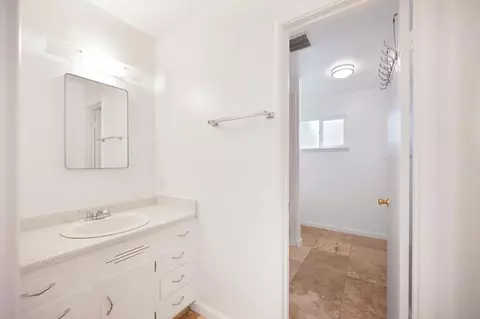 Bath - 3125 Colorado St, Carmichael, CA 95608 photo 2 of 3