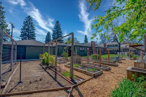 Exterior - 1265 E Main St, Turlock, CA 95380 photo 13 of 18