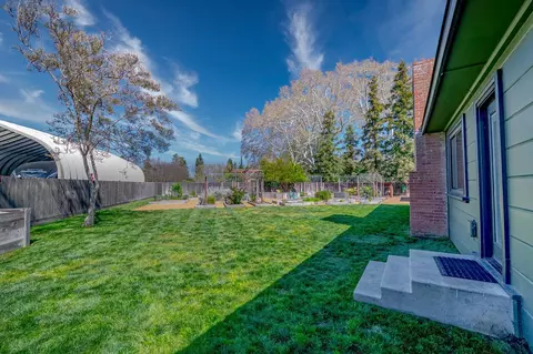 Exterior - 1265 E Main St, Turlock, CA 95380 photo 15 of 18