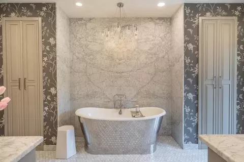 Bath - 300 Alice St, Modesto, CA 95354 photo 3 of 6