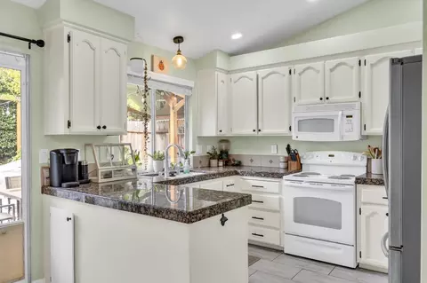 Kitchen - 4120 Cedar Meadow Dr, Antelope, CA 95843 photo 2 of 6