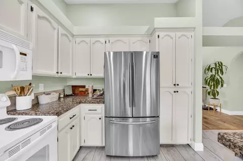 Kitchen - 4120 Cedar Meadow Dr, Antelope, CA 95843 photo 6 of 6