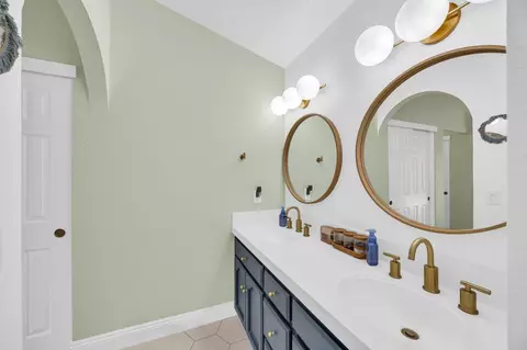 Bath - 4120 Cedar Meadow Dr, Antelope, CA 95843 photo 5 of 5