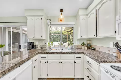 Kitchen - 4120 Cedar Meadow Dr, Antelope, CA 95843 photo 3 of 6