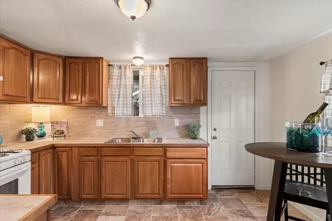 809 Colorado Ave, Modesto, CA 95351 photo 9