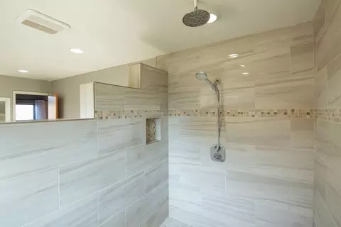 Bath - 1842 E Taylor Rd, Ceres, CA 95307 photo 3 of 9