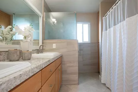 Bath - 1842 E Taylor Rd, Ceres, CA 95307 photo 8 of 9