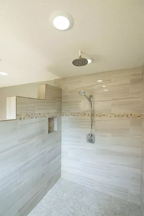 Bath - 1842 E Taylor Rd, Ceres, CA 95307 photo 2 of 9