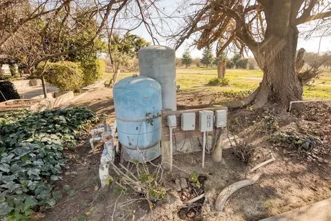 Exterior - 1842 E Taylor Rd, Ceres, CA 95307 photo 10 of 13