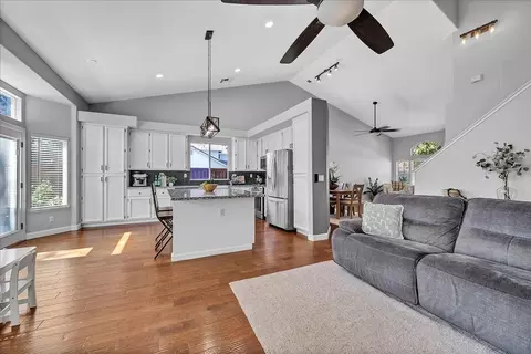 Entry Way - 5319 Quane Ct, Rocklin, CA 95765 photo 5 of 6