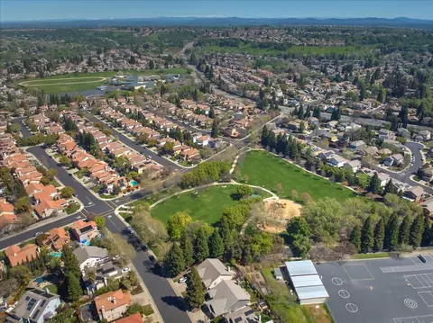 View/Area - 5319 Quane Ct, Rocklin, CA 95765 photo 5 of 8