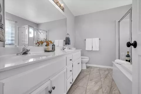 Bath - 5319 Quane Ct, Rocklin, CA 95765 photo 1 of 4