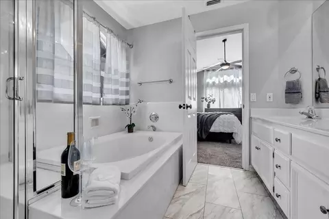 Bath - 5319 Quane Ct, Rocklin, CA 95765 photo 2 of 4