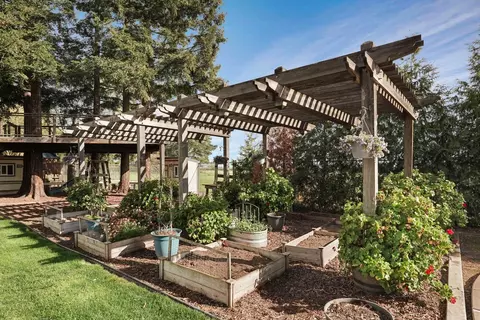 8510 E Kettleman Ln, Lodi, CA 95240 photo 31