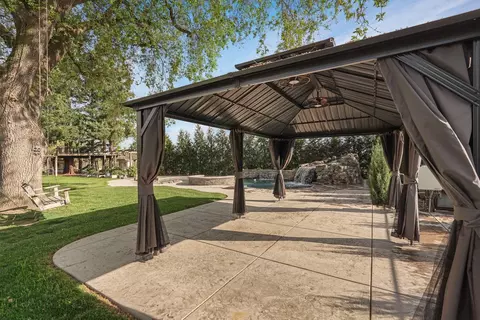 8510 E Kettleman Ln, Lodi, CA 95240 photo 23