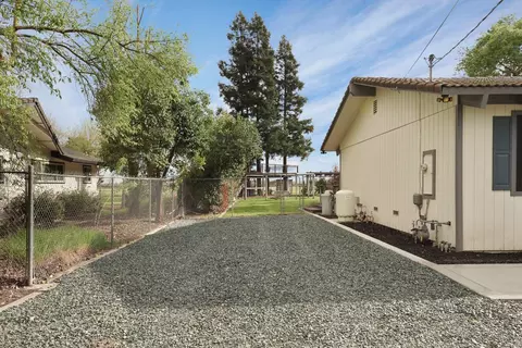 8510 E Kettleman Ln, Lodi, CA 95240 photo 15