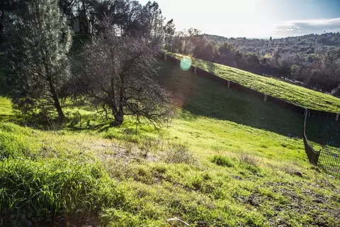 980 Machty Ct, Auburn, CA 95603