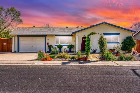 1105 William Way, Roseville, CA 95678