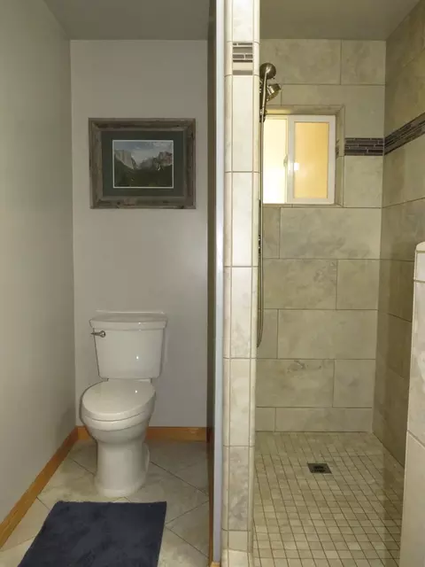 Bath - 395 Alpine Dr, Colfax, CA 95713 photo 3 of 5