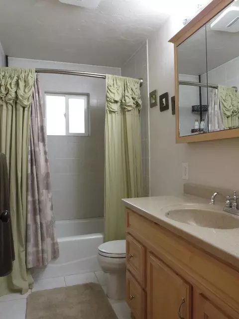 Bath - 395 Alpine Dr, Colfax, CA 95713 photo 5 of 5
