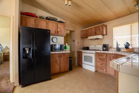 Kitchen - 1500 Held Dr #7, Modesto, CA 95355 photo 3 of 3
