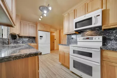 1000 Windsor Dr, Lodi, CA 95240 photo 3