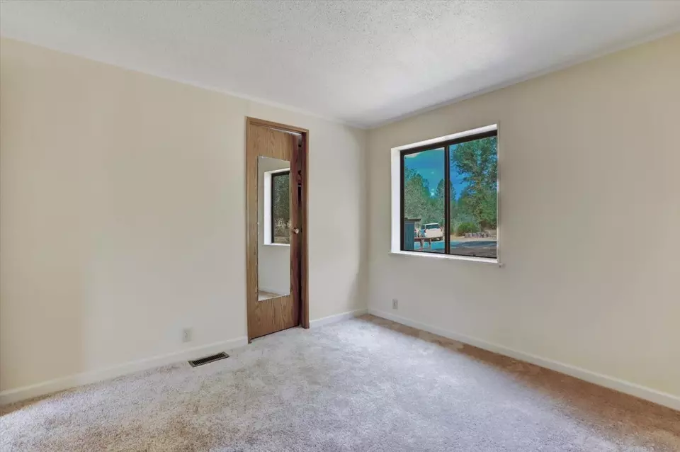 Bedroom - 13807 Bluebird Way, Oregon House, CA 95962 photo 11 of 16