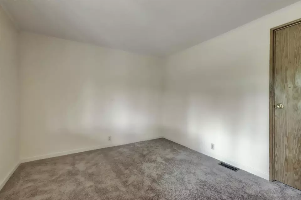 Bedroom - 13807 Bluebird Way, Oregon House, CA 95962 photo 14 of 16