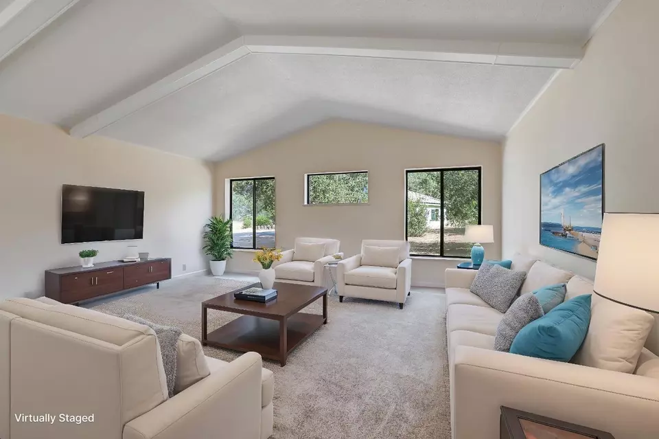 Living - 13807 Bluebird Way, Oregon House, CA 95962 photo 5 of 10