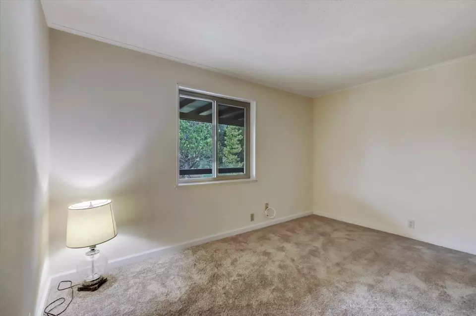 Bedroom - 13807 Bluebird Way, Oregon House, CA 95962 photo 13 of 16