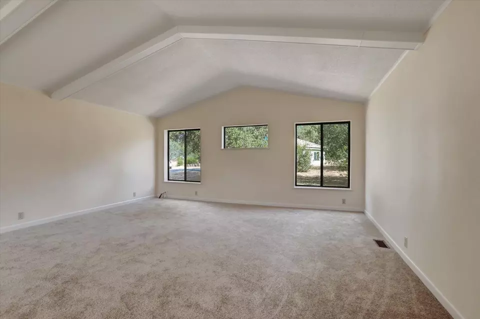 Living - 13807 Bluebird Way, Oregon House, CA 95962 photo 4 of 10