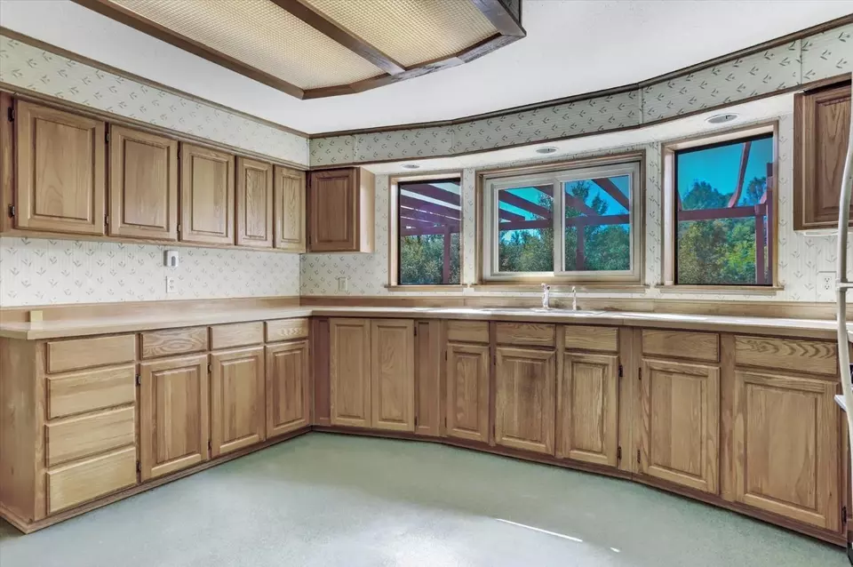 Kitchen - 13807 Bluebird Way, Oregon House, CA 95962 photo 5 of 7