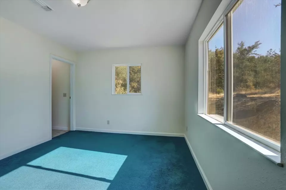 Bedroom - 13807 Bluebird Way, Oregon House, CA 95962 photo 7 of 16