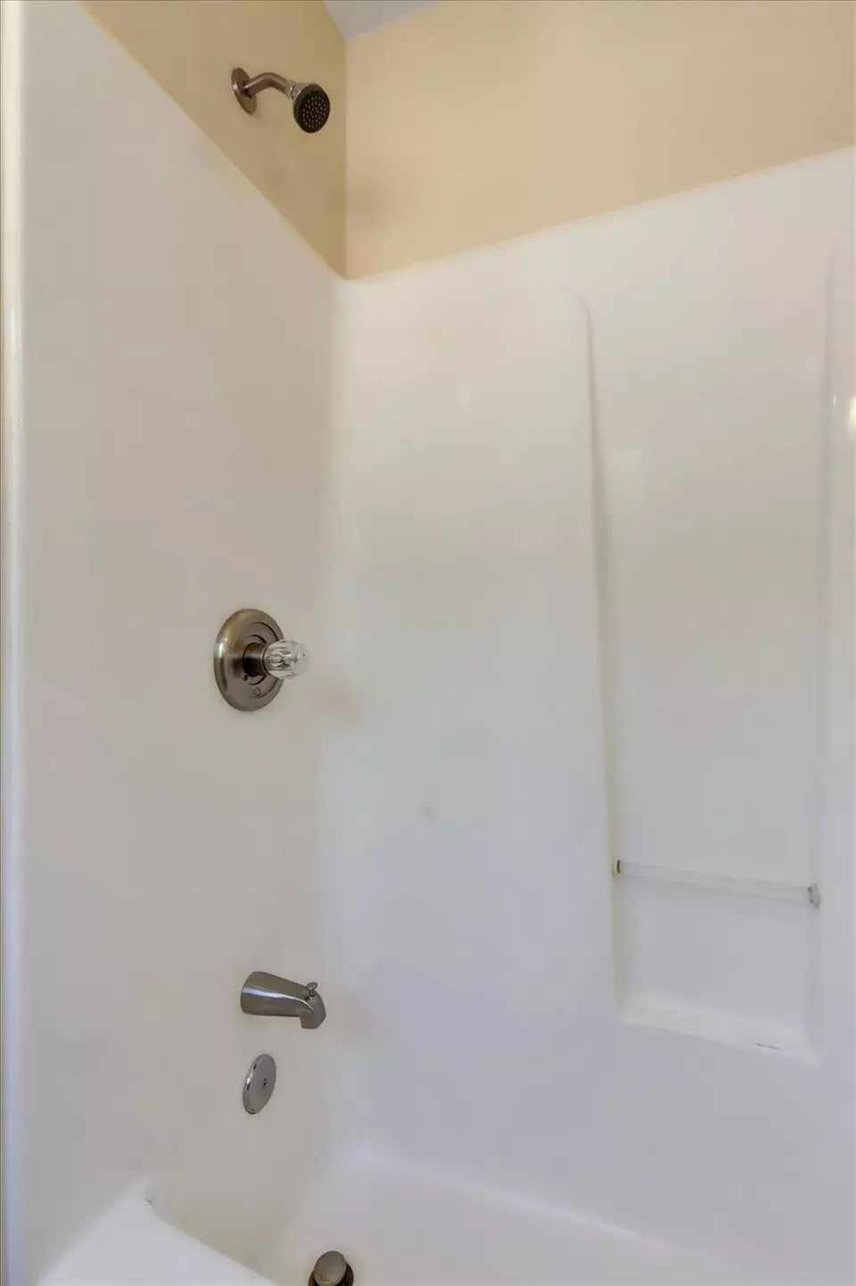 Bath - 13807 Bluebird Way, Oregon House, CA 95962 photo 2 of 10