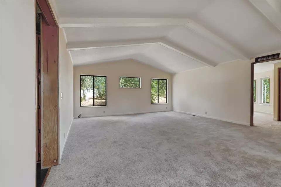 Living - 13807 Bluebird Way, Oregon House, CA 95962 photo 6 of 10