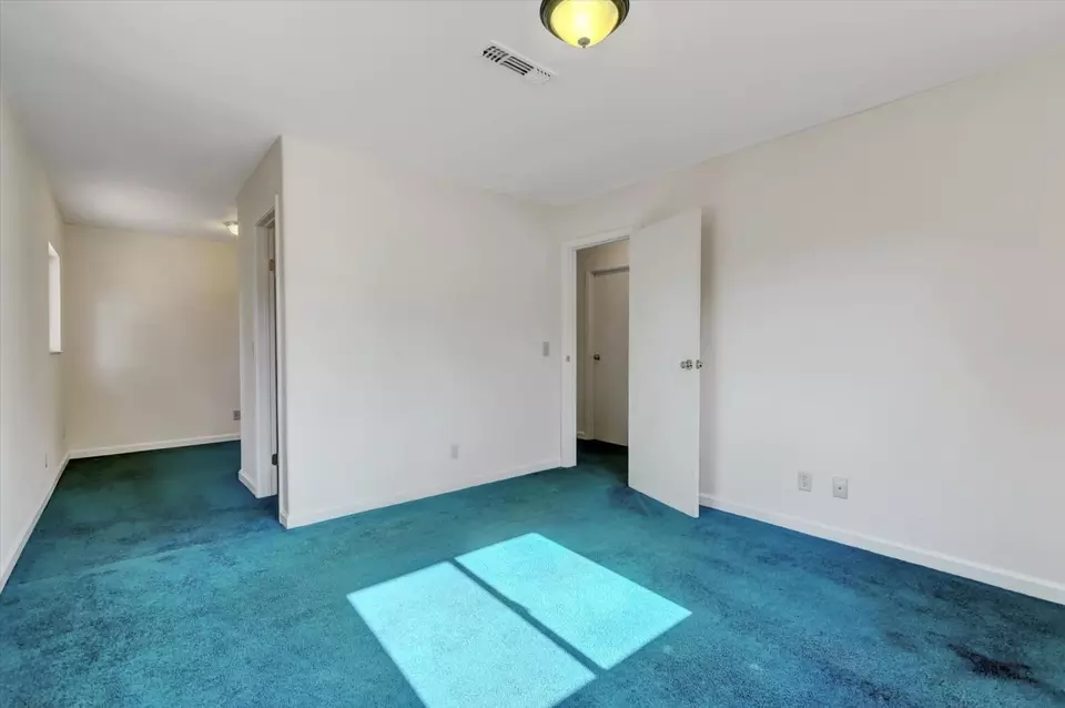 Bedroom - 13807 Bluebird Way, Oregon House, CA 95962 photo 5 of 16