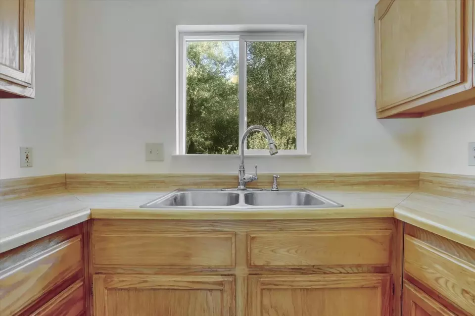 Kitchen - 13807 Bluebird Way, Oregon House, CA 95962 photo 2 of 7