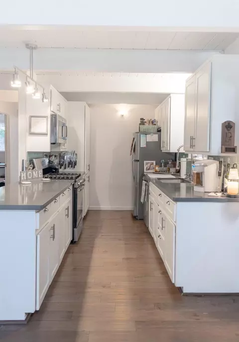 Kitchen - 22447 Colorado River Dr, Sonora, CA 95370 photo 3 of 5